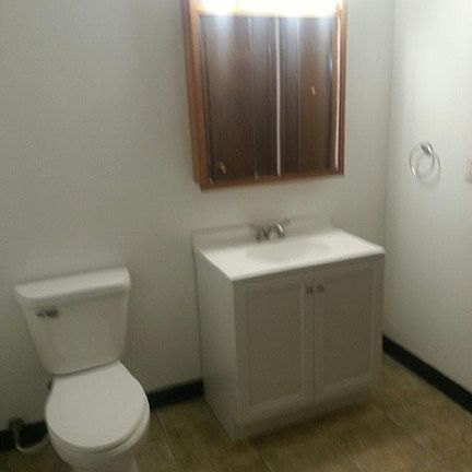 3rd image of 606 Humboldt Ave #B