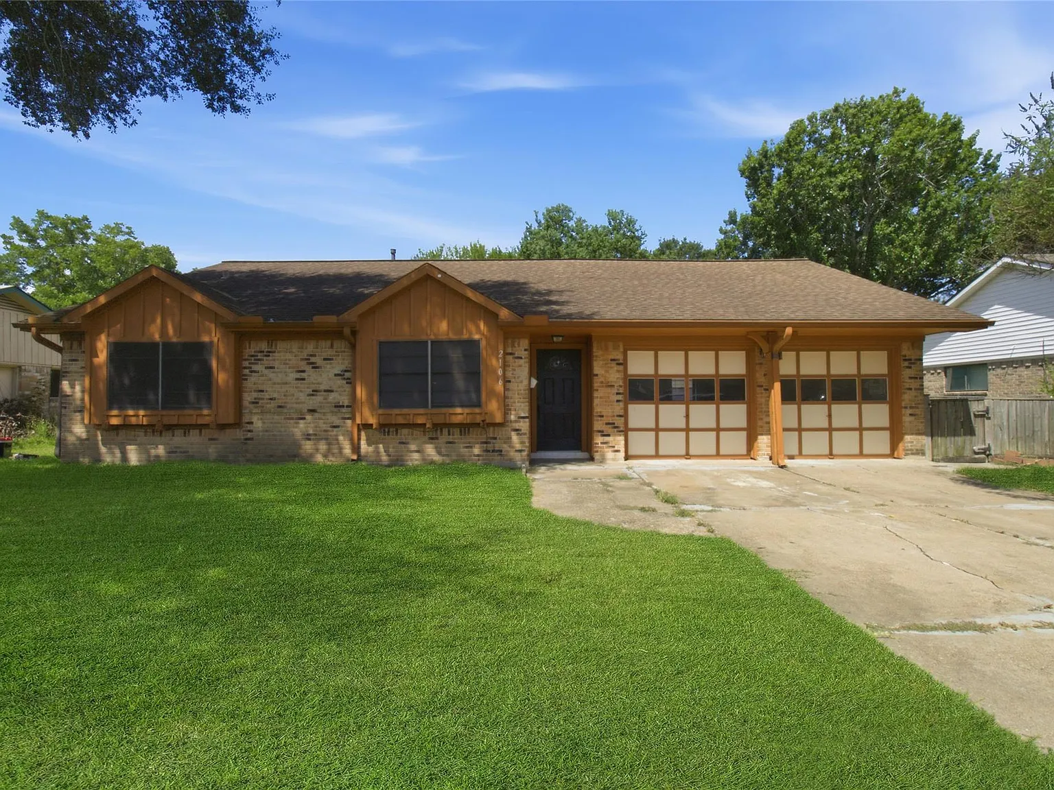 3 bed, 2.0 bath, 1705 sqft, $2,200 — Photo 1