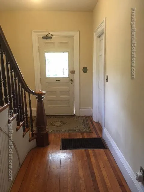 62 Maple St #1