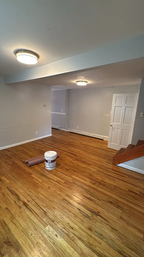 3 bed, 1600 sqft, $3,300 — Photo 2