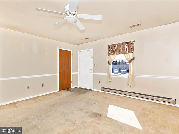 3rd image of 1401 Outer Dr