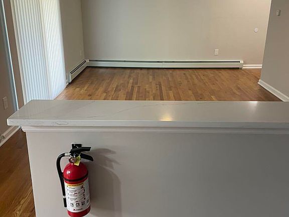 5th image of 735 Greens Ave APT 19A