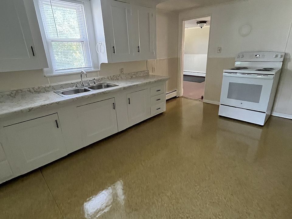 1st image of 10 Maple St #2