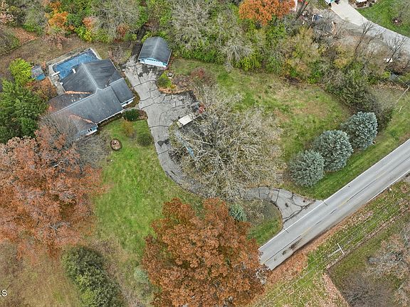 3rd image of 6616 Elmer Dr