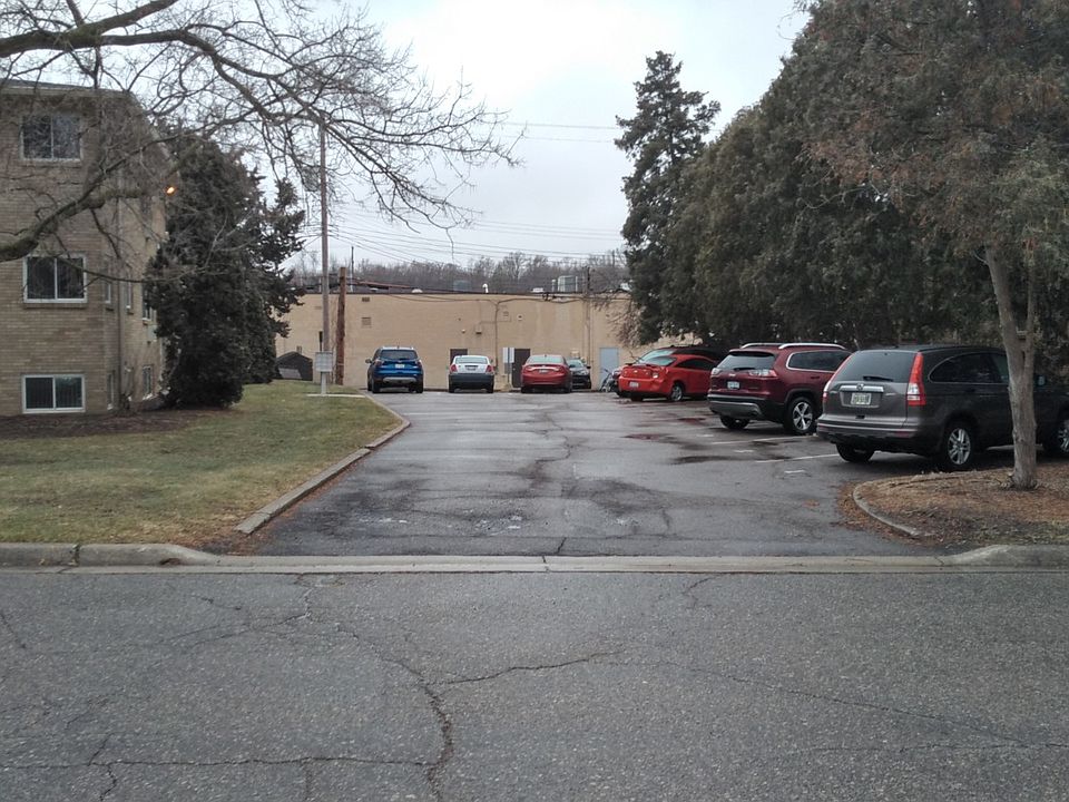 2nd image of 125 N Hagadorn Rd APT 6