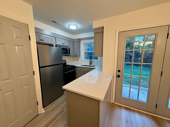 5th image of 4705 Blue Bird Ct