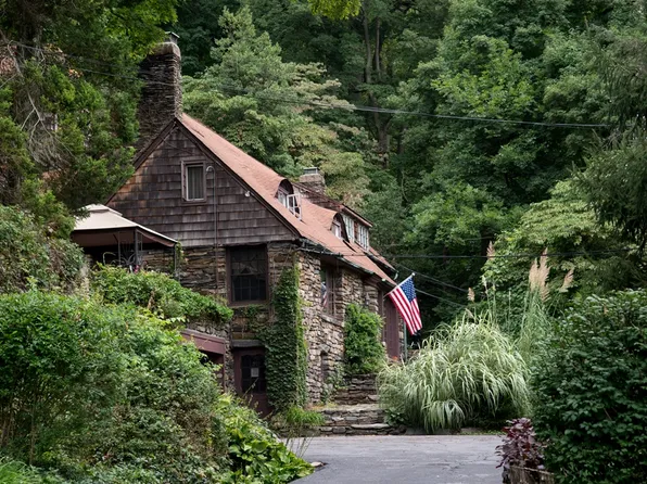 220 Mountain Rd #9, Pleasantville, NY 10570