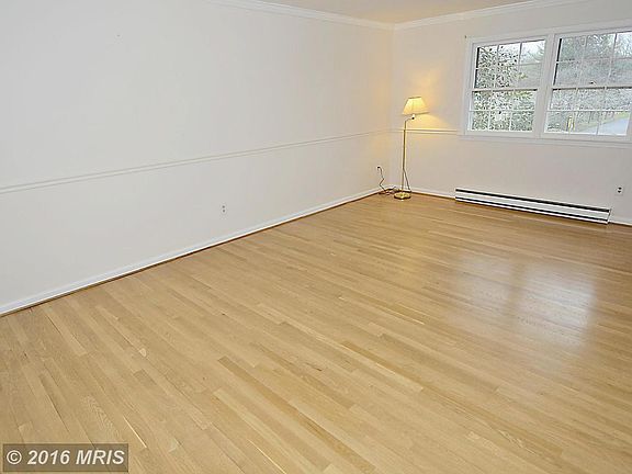 2nd image of 2720 Clarkes Landing Dr
