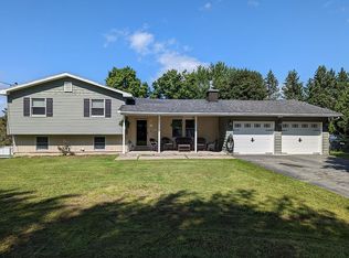 10 Petticoat Ln, Troy, NY 12180