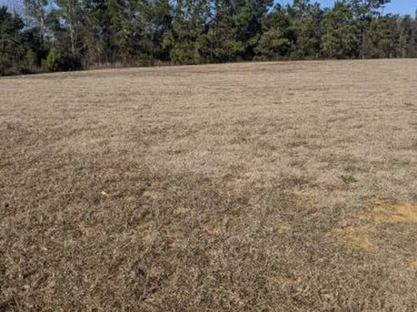 611 Cannonsgate Dr, Newport, NC 28570