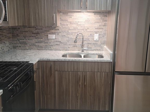 5th image of 6717 W Lloyd Dr #2W