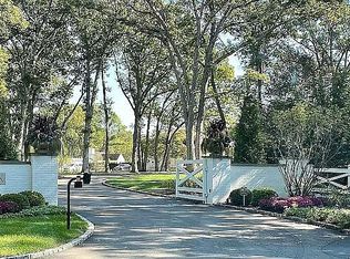 25185 Shagbark Rd, Mettawa, IL 60045