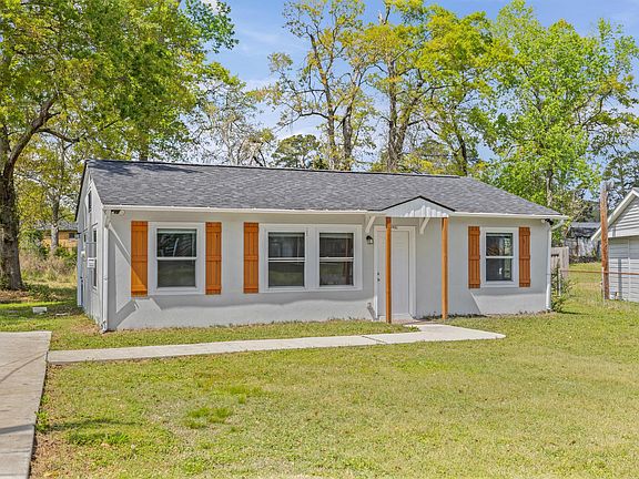 2nd image of 1831 Catalina Drive