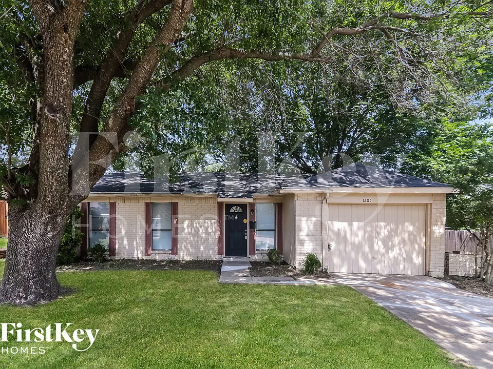 1205 Colony Dr