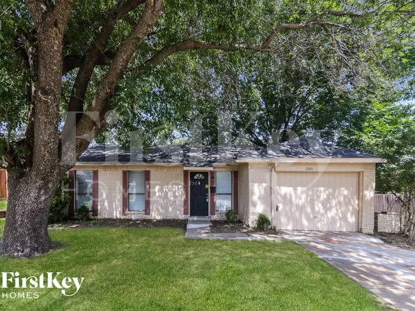1205 Colony Dr, Garland, TX 75040