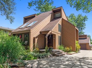 595 N Indiana St, Elmhurst, IL 60126