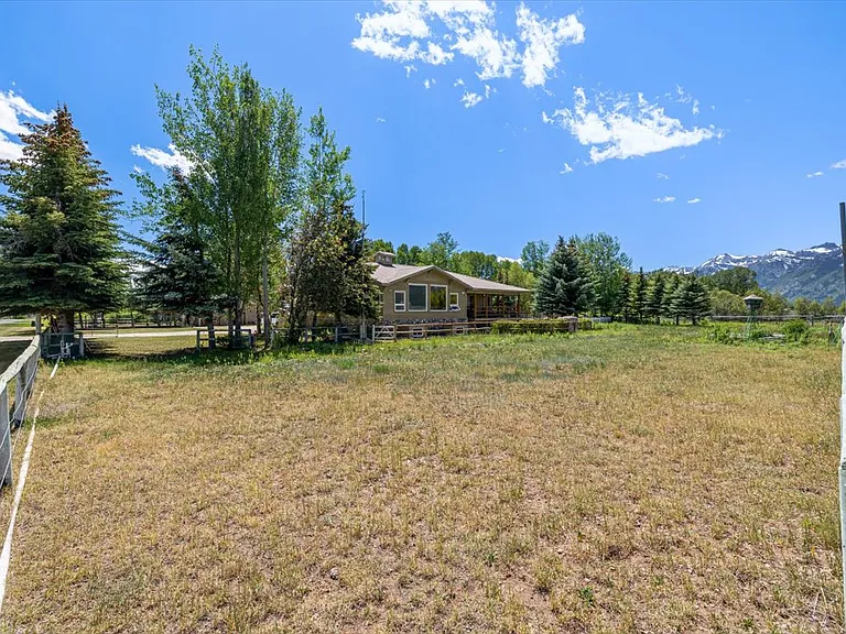 7705 N H C Dr — Photo 42