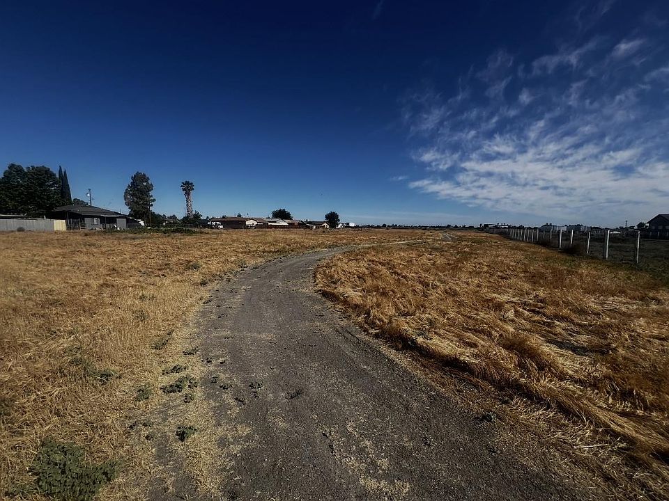 2nd image of Shain Ave