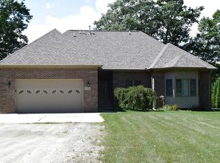 5193 N Fox Rd, Sanford, MI 48657
