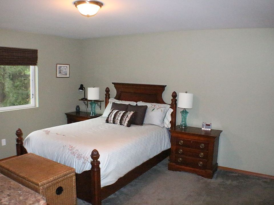 Master Bedroom W/walk In C.