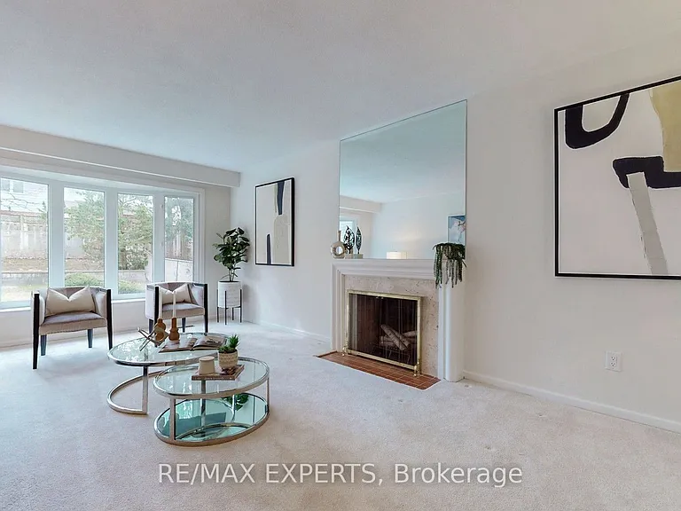 187 Cassandra Blvd — Photo 5