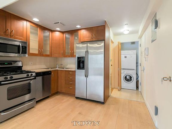 3rd image of 428 W 49th St APT 3B