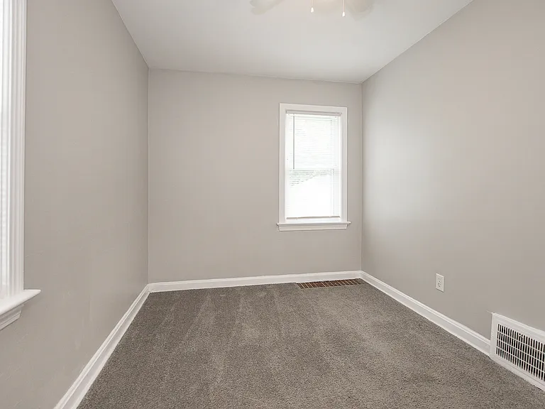 21871 Priday Ave — Photo 10