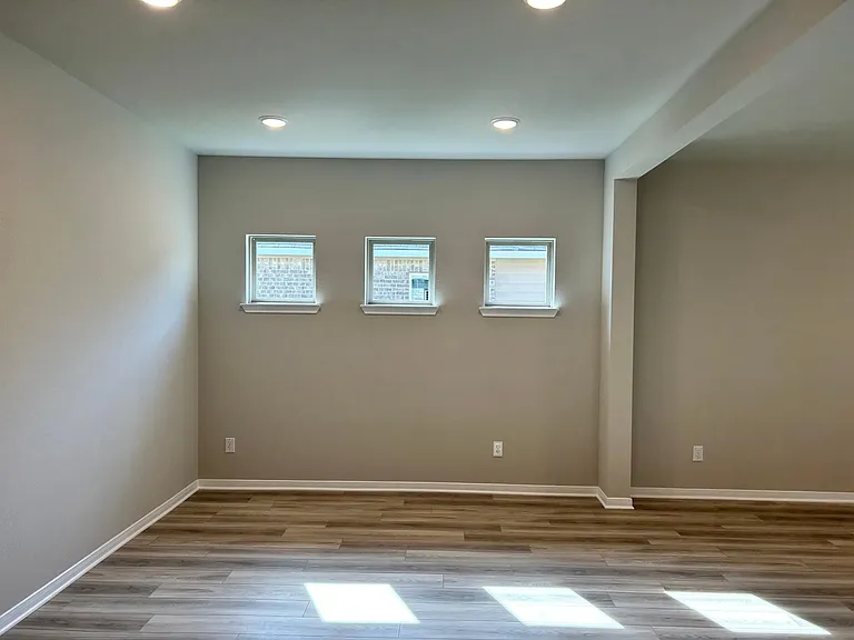 10211 Six Shooter Ln — Photo 4