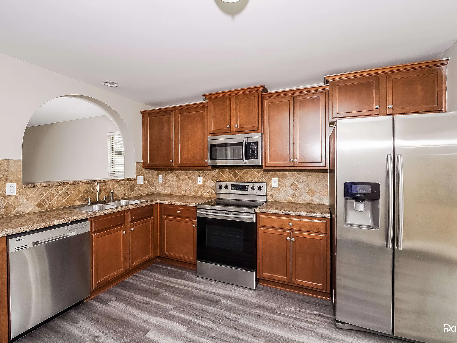 4 bed, 3.0 bath, 1936 sqft, $1,800 — Photo 3