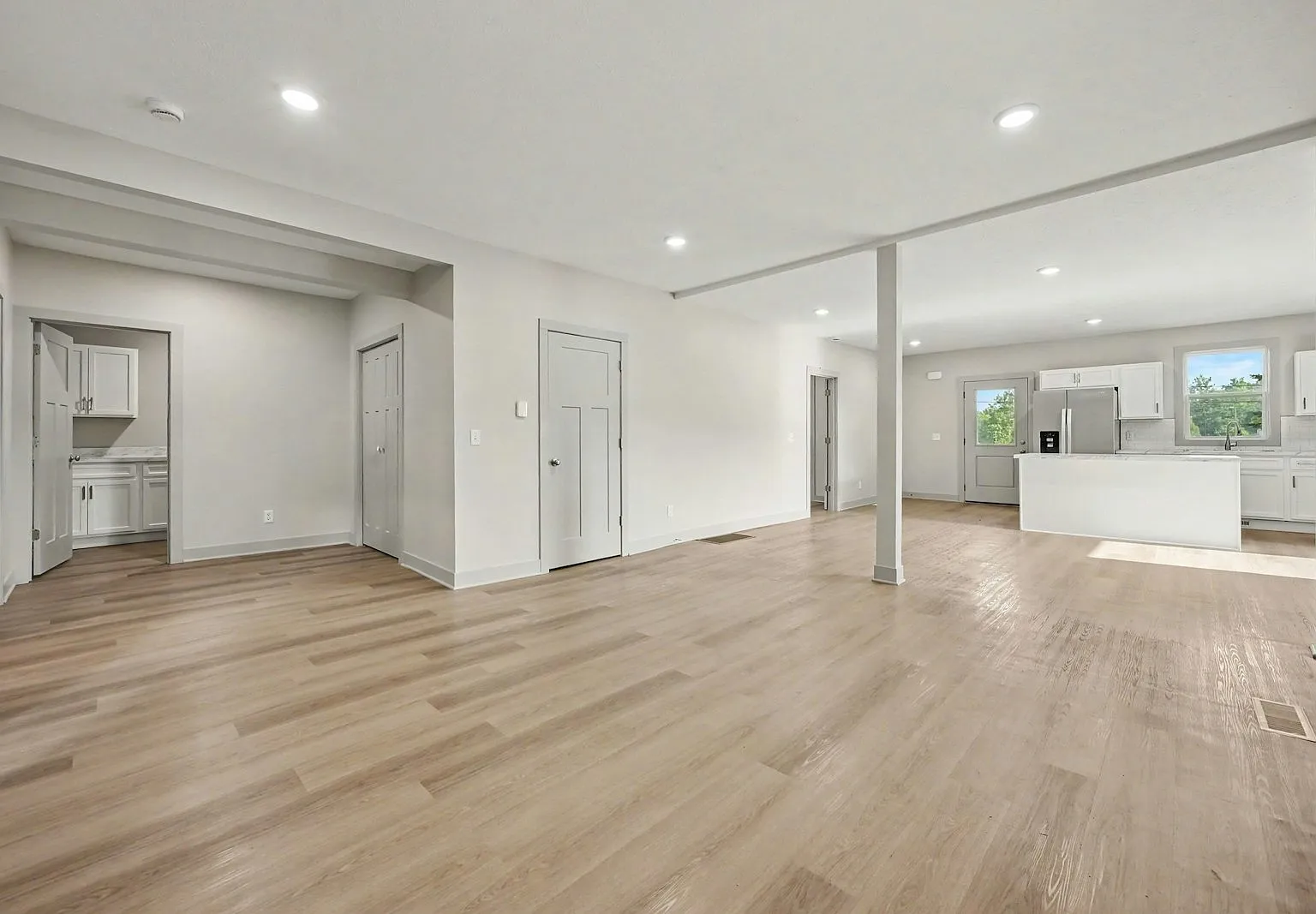 201 Monroe Street, Unit 1 — Photo 2