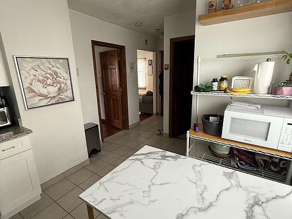 3rd image of 585 Somerville Ave #2