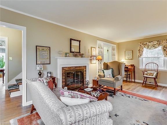 5th image of 1581 Alton Dr