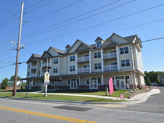 2nd image of 460 Main St #Q4abjehs9