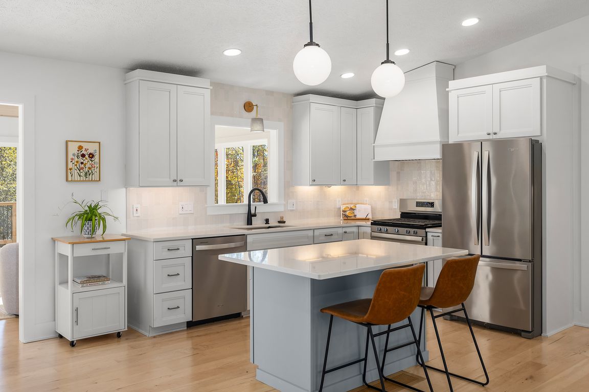 next background image