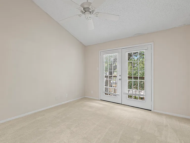 2015 Warnford Pl #2015 — Photo 35
