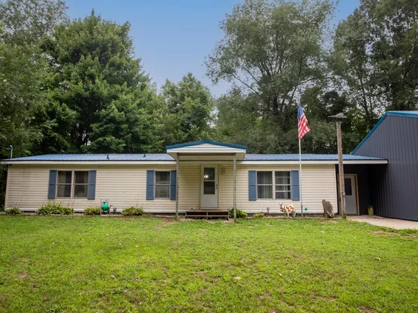 22400 Fosdick St, Dowagiac, MI 49047