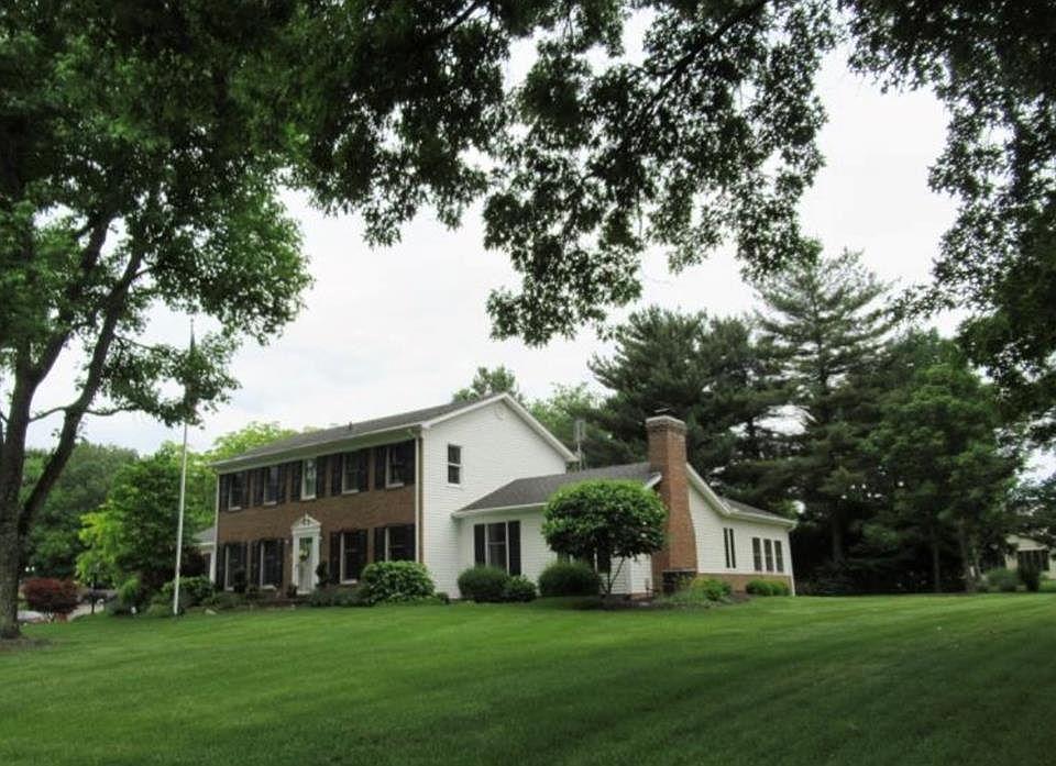 1st image of 17 Briarcliff Dr