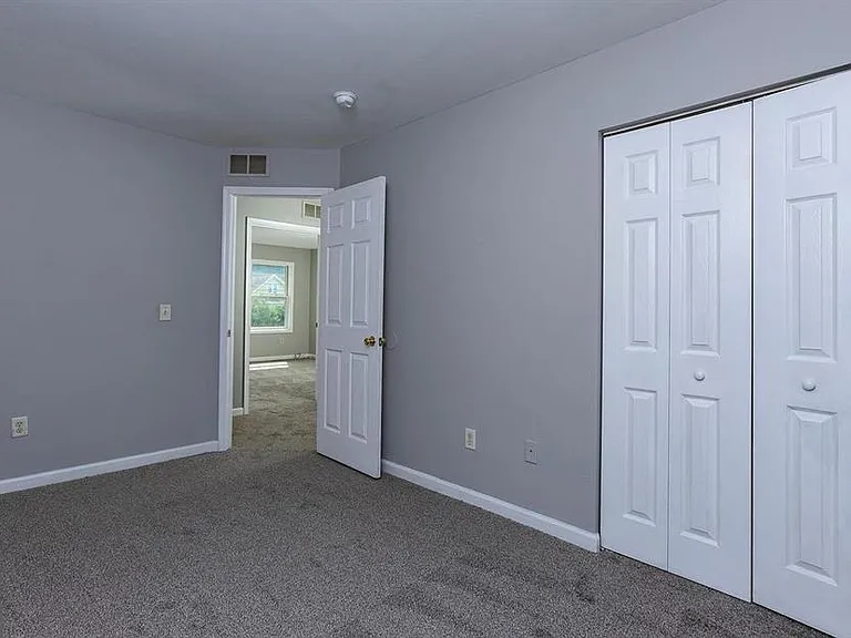 1041 Oberlin Rd — Photo 28