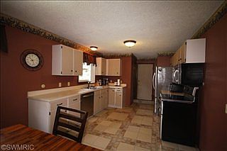 5th image of 32853 Bradeen Ave