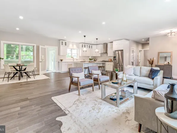 4031 Nelly Custis Dr, Arlington, VA 22207