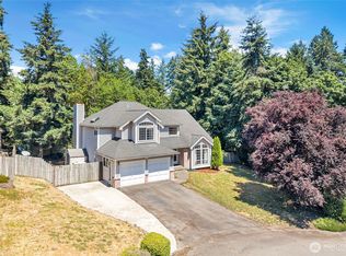 2052 NE Marina Vista Court, Poulsbo, WA 98370