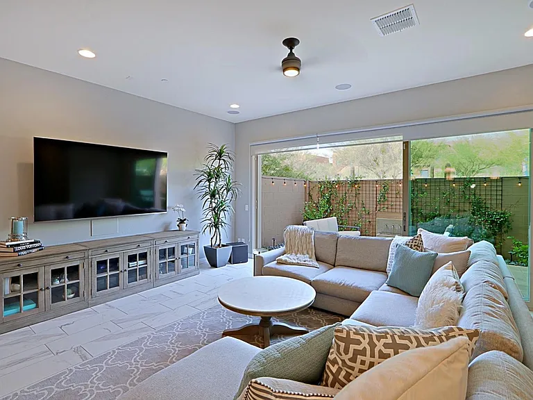 7350 E Vista Bonita Dr — Photo 1