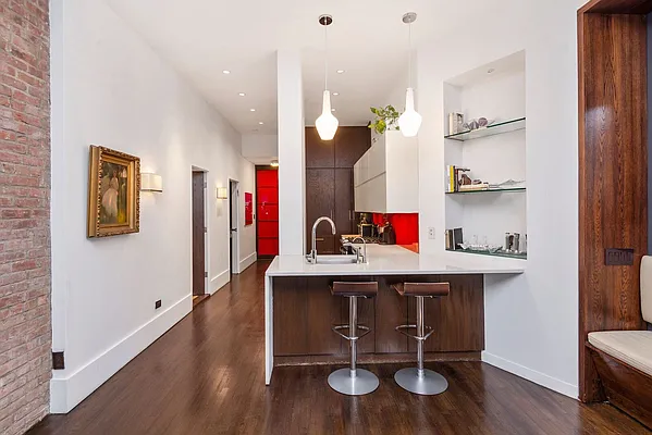 Sold by R New York | media 3