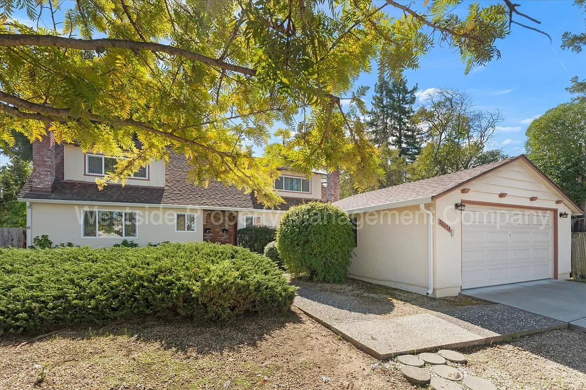 22674 Voss Ave Unit B photo 1