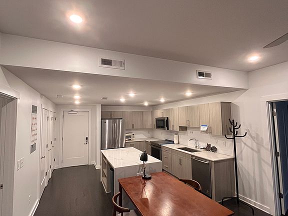 2nd image of 3116 W End Cir #204