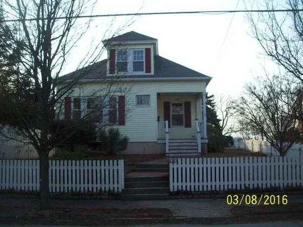60 Western Promenade, Cranston, RI 02905
