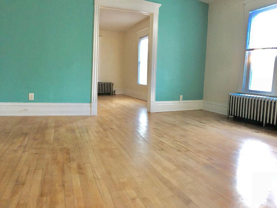 1st image of 47 Lowry Ave NE #2