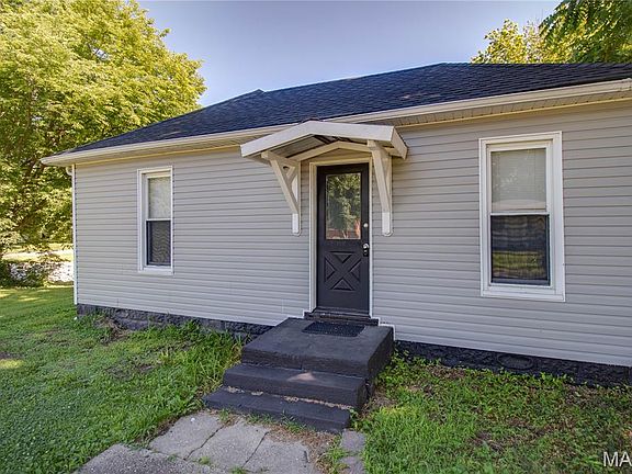 4th image of 907 Voge St