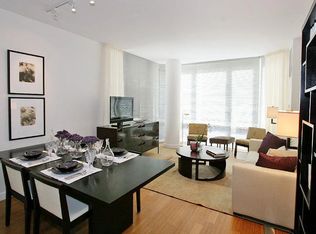 320 W 38th St APT 2208, New York, NY 10018