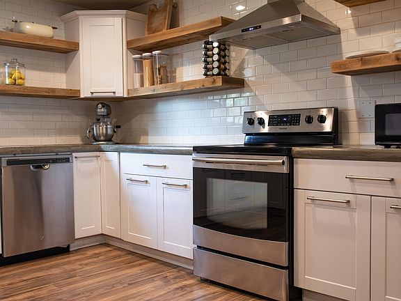 5th image of 8501 W Hood Ave